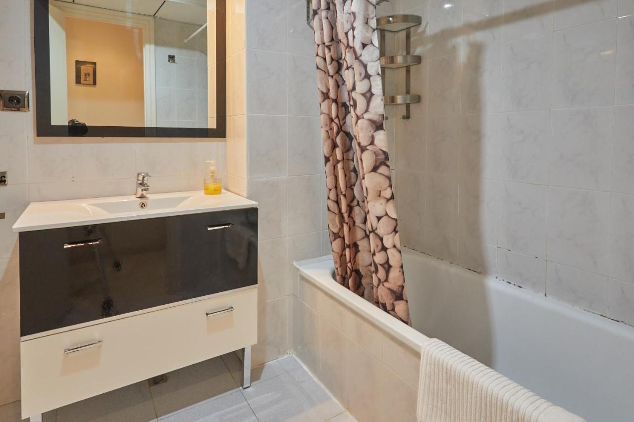 Two Bedrooms Leonor Davalos Севилья Экстерьер фото